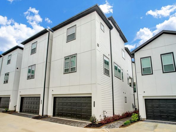 2804 Grand Fountains Drive C, Houston TX 77054