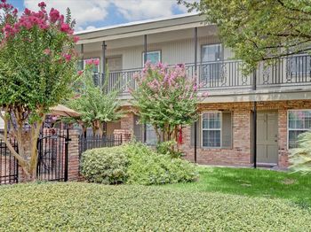 3131 Southwest Freeway