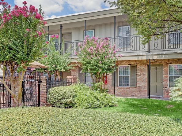 3131 Southwest Freeway C29, Houston TX 77098