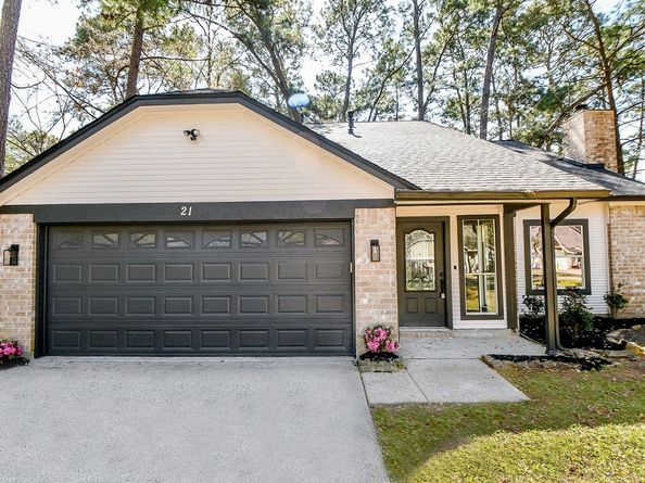 21 Edgewood Forest Ct, The Woodlands TX 77381