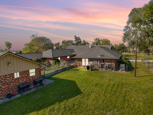 11318 Wallisville Road, Houston TX 77013