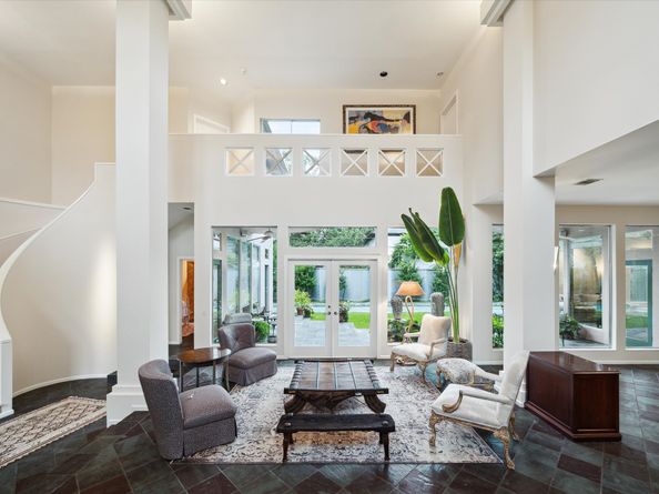 2016 Milford Street, Houston TX 77098