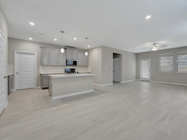 5725 Adamite Way, Houston TX 77048