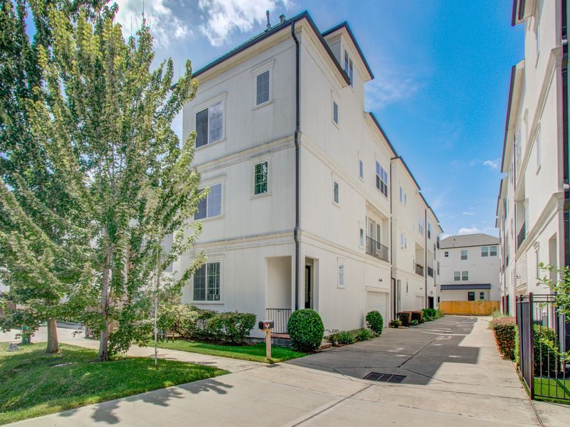 1222 W 24th Street A, Houston TX 77008