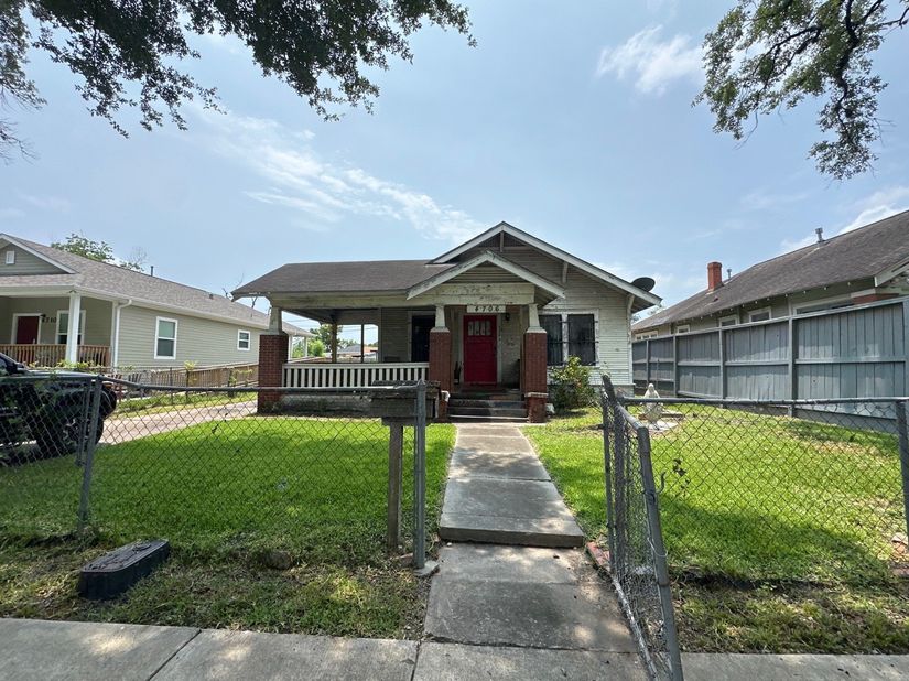 4706 Woodside Street, Houston TX 77023