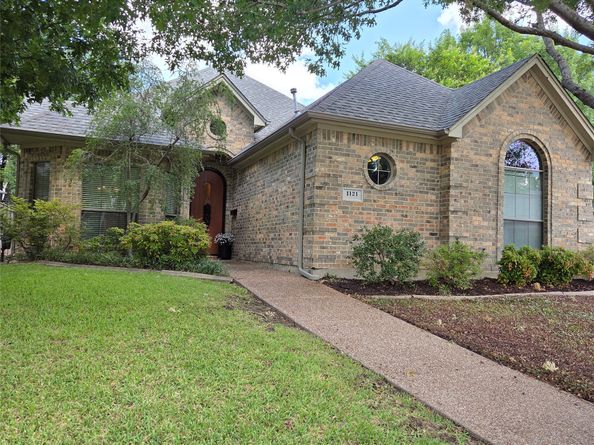 1121 Gabriel Lane, Fort Worth TX 76116