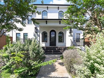 2425 Binz Street