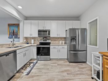 2815 Kings Crossing Drive