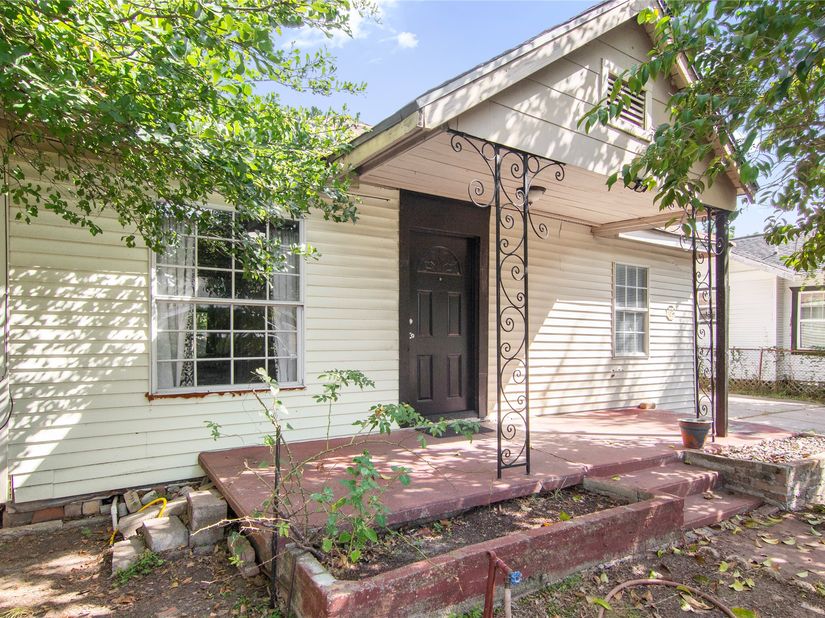 8617 Woodruff Street, Houston TX 77012