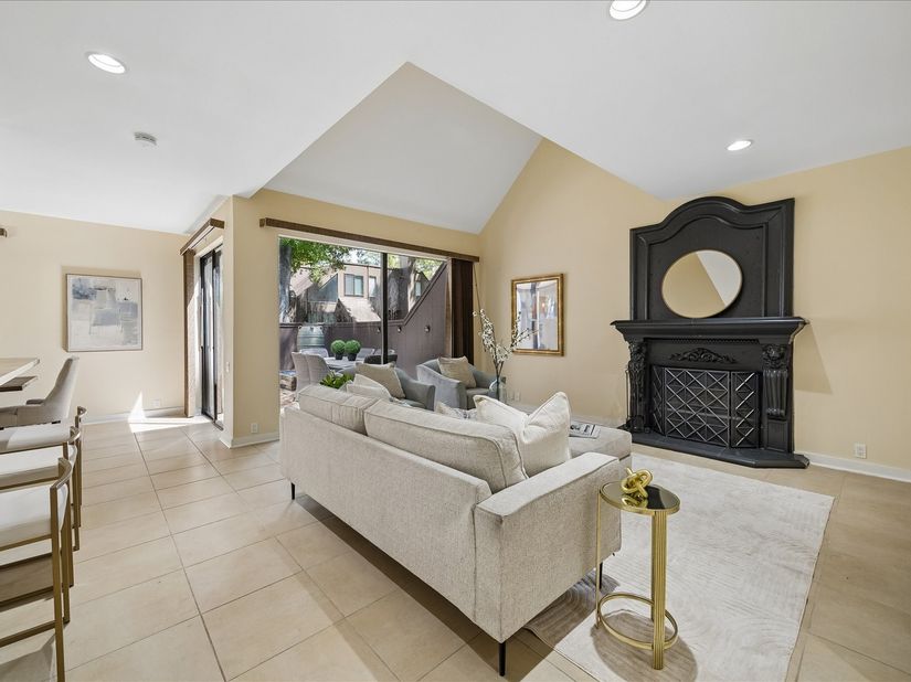 115 Litchfield Lane, Houston TX 77024