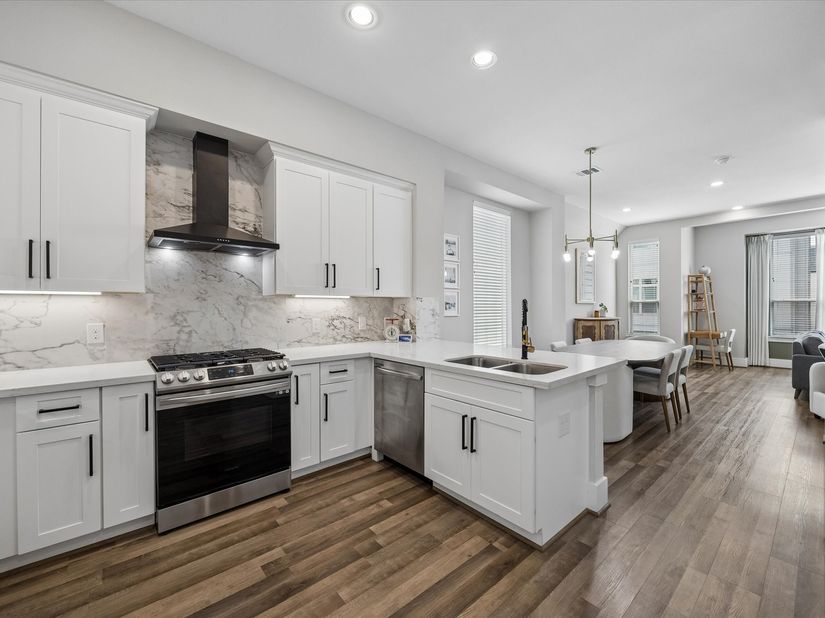 848 Fisher Street C, Houston TX 77018