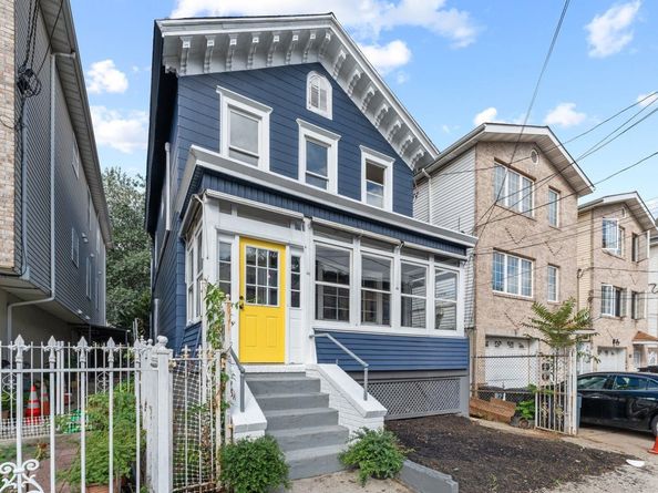 114 Oak St, Jersey City NJ 07304