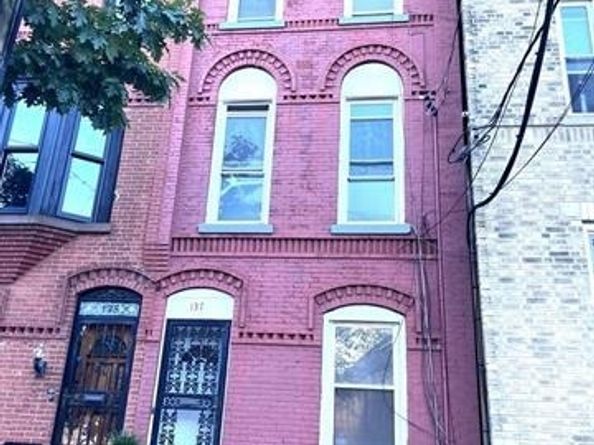 137 Palisade Ave, Jersey City NJ 07306-2407