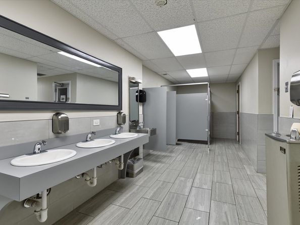 401 Harmon Cove Tower, Secaucus NJ 07094