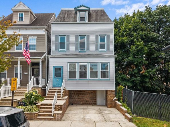 10 East 45th St, Bayonne NJ 07002