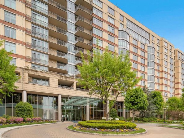 8100 River Rd 1013, North Bergen NJ 07047