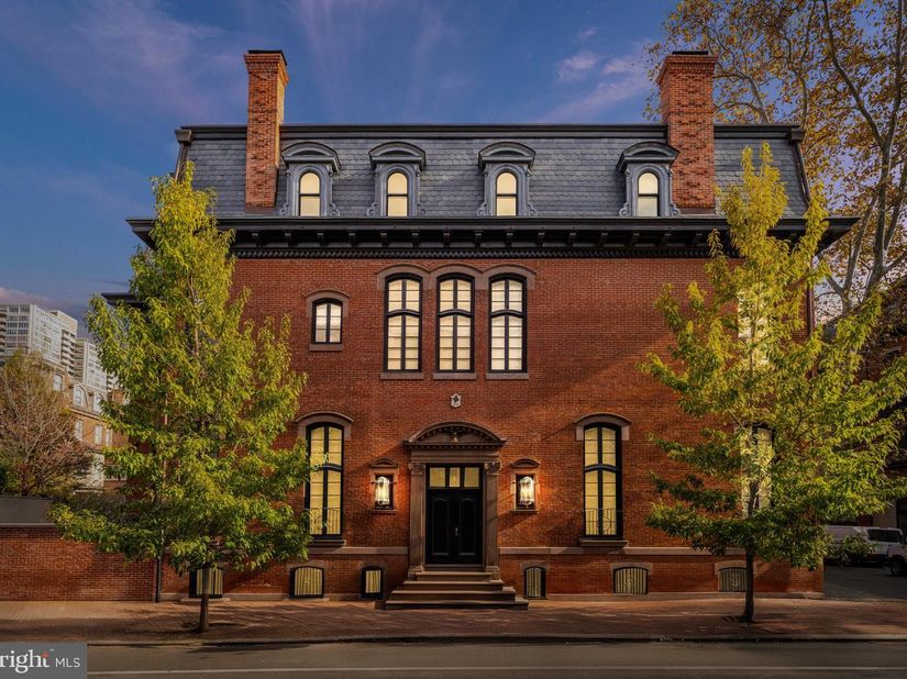 2041 Delancey Place, Philadelphia PA 19103