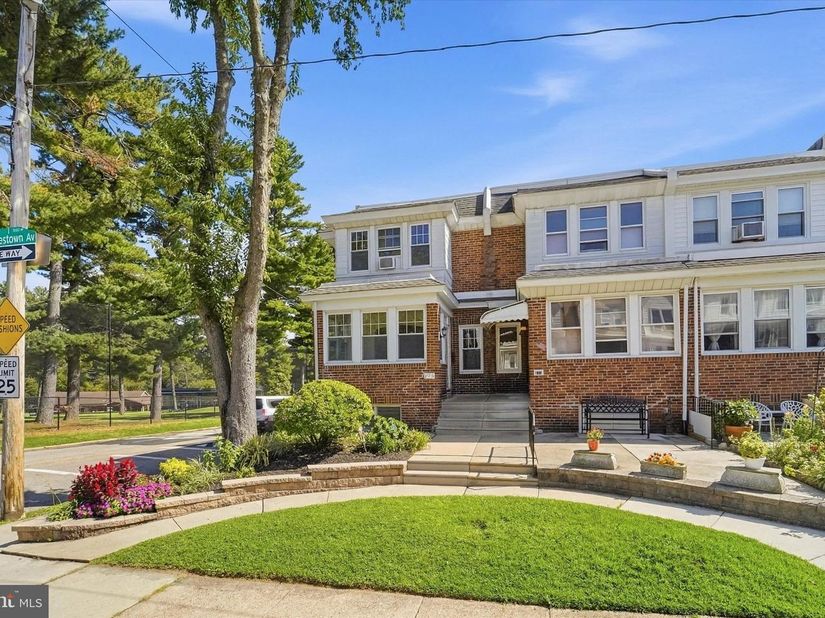 675 Jamestown Street, Philadelphia PA 19128
