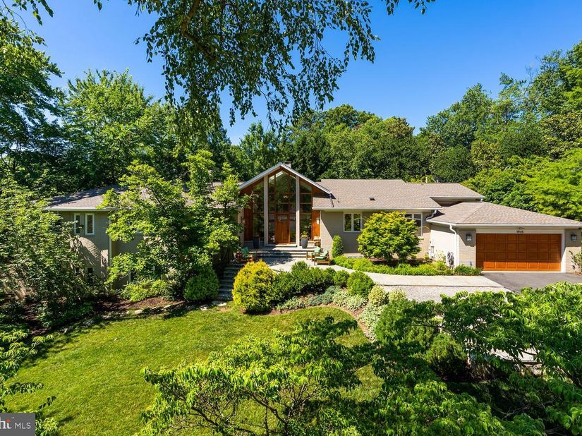 1406 Coventry Lane, Alexandria VA 22304