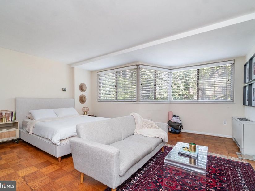 922 24TH Street NW 419, Washington DC 20037