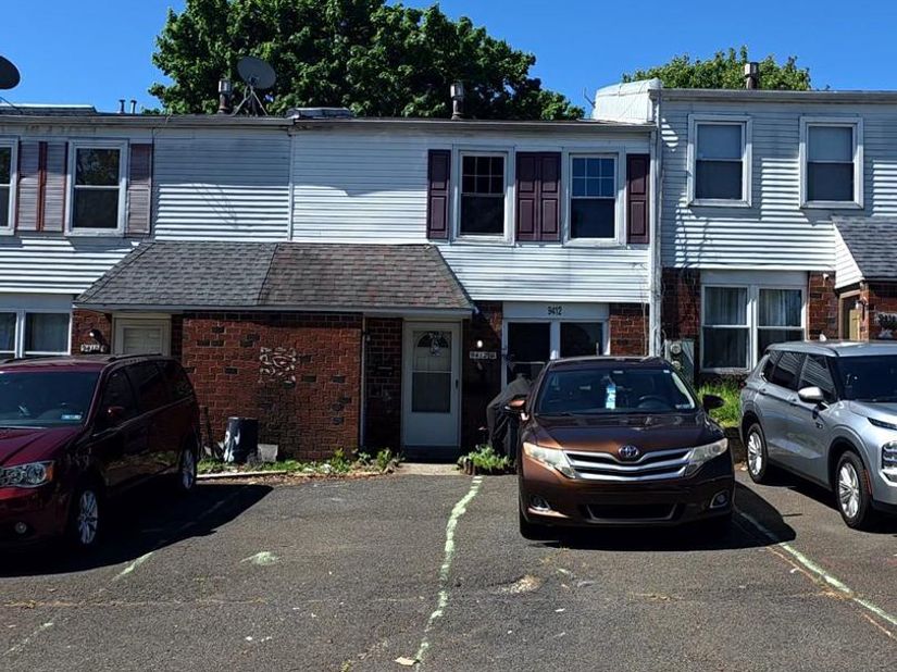 9412 Fairgreen Lane, Philadelphia PA 19114