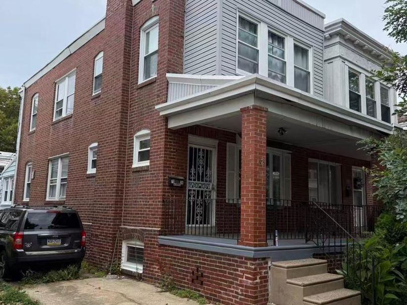 7034 Gillespie Street, Philadelphia PA 19135