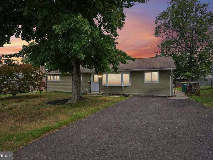 807 Eldridge, Fairless Hills PA 19030