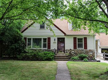 1040 Cherry Lane