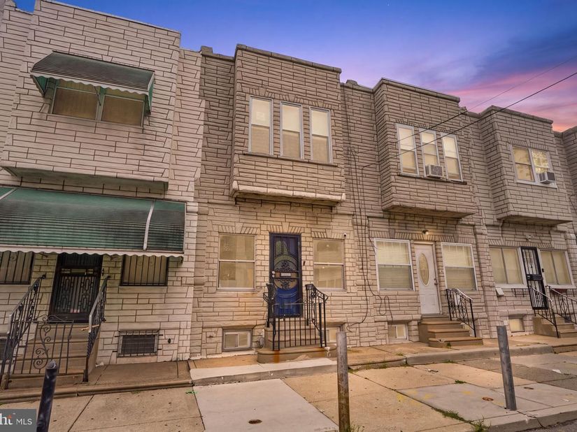 2105 S Woodstock Street, Philadelphia PA 19145