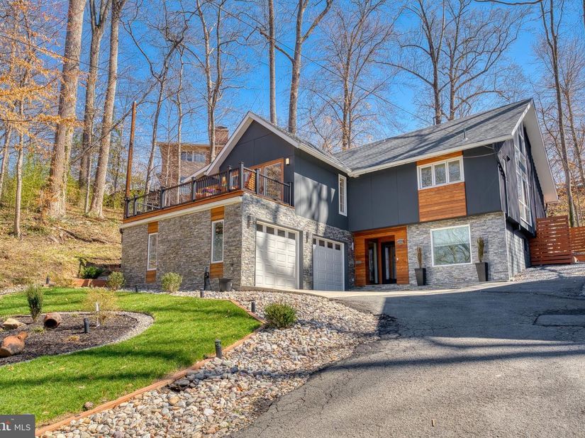 6522 Walhonding Road, Bethesda MD 20816