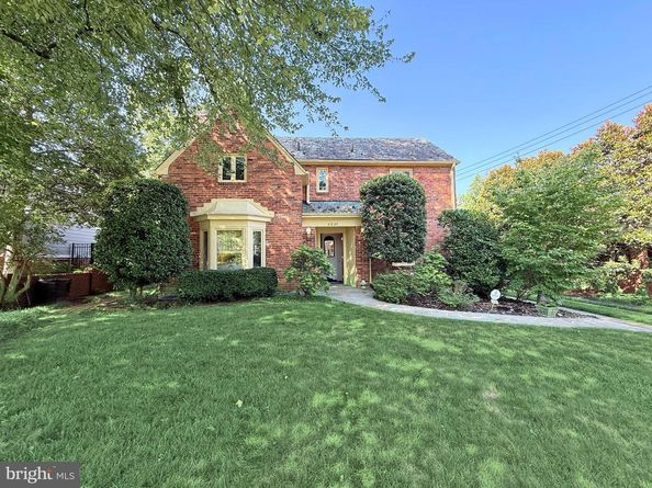 2620 Fort Scott Drive, Arlington VA 22202