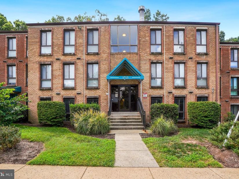 1713 Gainesville Street SE 101, Washington DC 20020