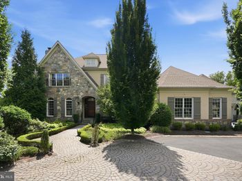 9842 Corsini Court