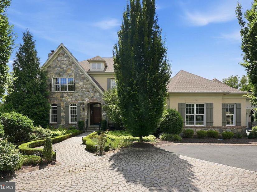 9842 Corsini Court, Vienna VA 22182