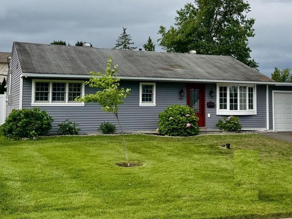 218 Tewksbury Road, Fairless Hills PA 19030