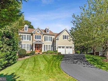 513 John Marshall Drive NE
