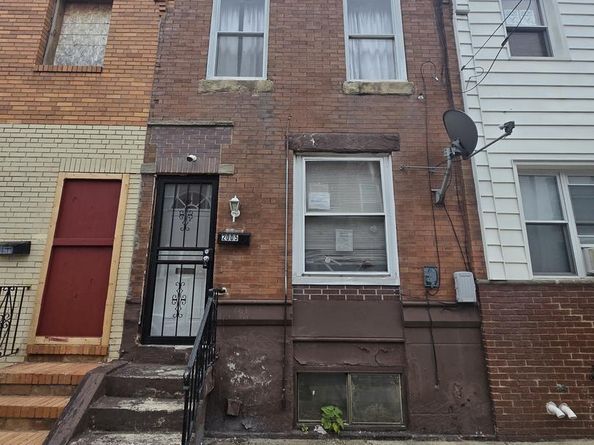 2005 S Beechwood Street, Philadelphia PA 19145