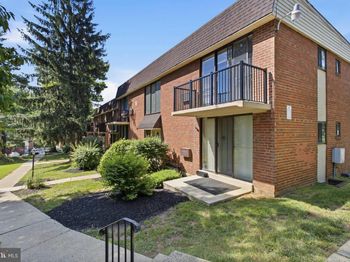 100 E Glenolden Avenue