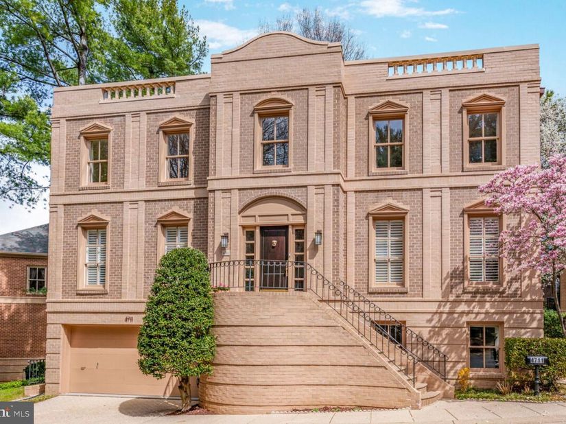 4711 Foxhall Crescent NW, Washington DC 20007