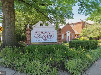 1708 W Abingdon Drive
