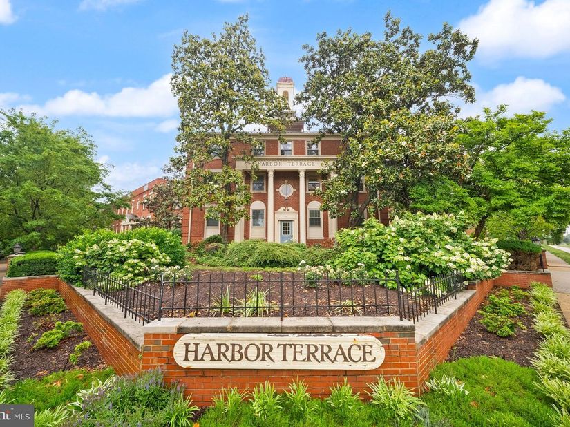 1311 E Abingdon Drive 4, Alexandria VA 22314