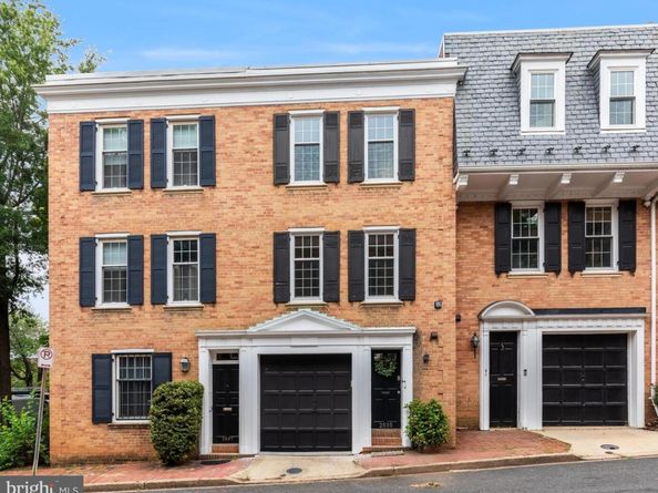 2535 Queen Annes Lane NW, Washington DC 20037
