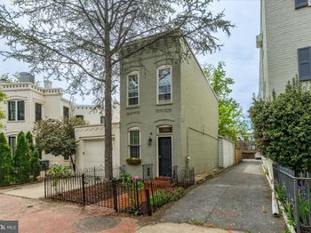 331 10TH Street SE