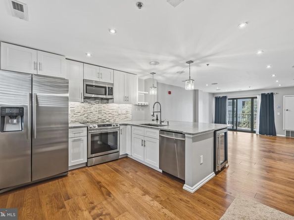 2 Leverington Avenue 21, Philadelphia PA 19127