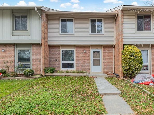 1183 Autumnhaze Court, Herndon VA 20170