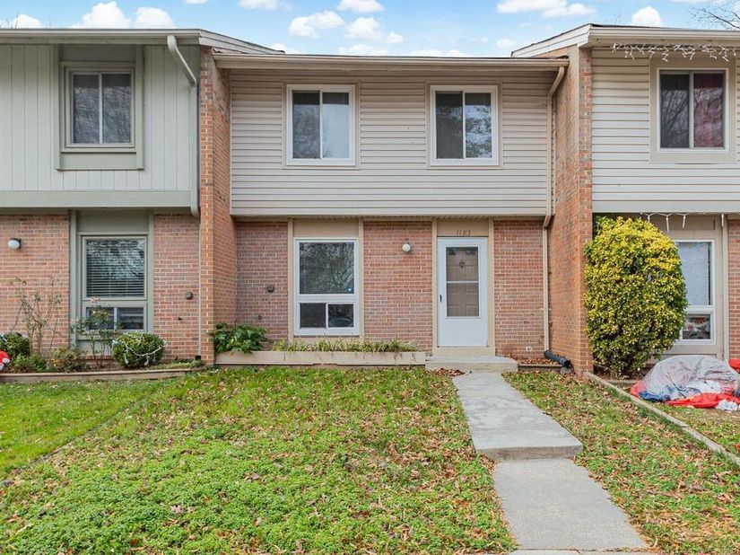 1183 Autumnhaze Court, Herndon VA 20170
