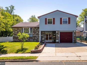 468 Woodhaven Plaza