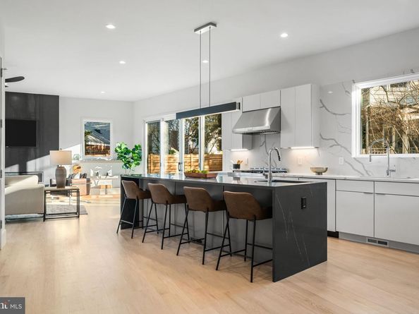 4810 3rd Street N, Arlington VA 22203