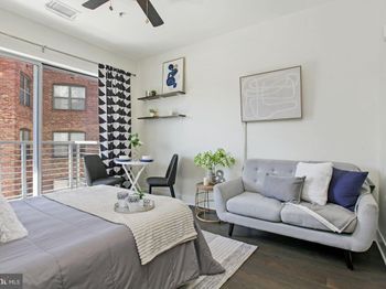 2550 17TH Street NW