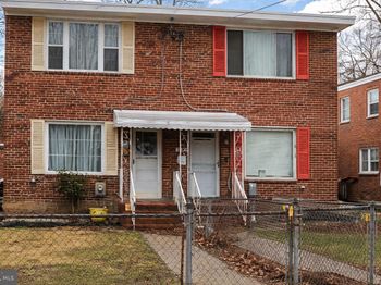 1525 Fort Dupont Street SE